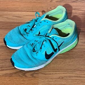 Green Nike Zoom Fly 2 Light Weight Shoes Running Walking Morning Walk Size 8.5